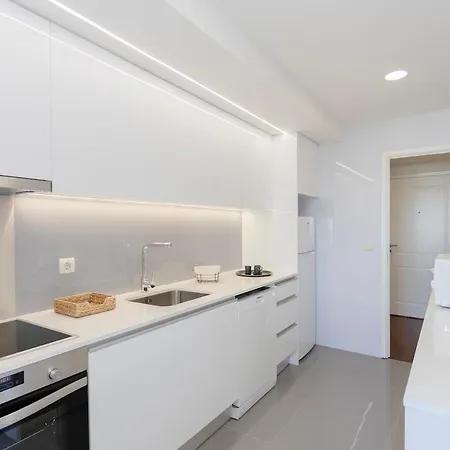 Liiiving In Matosinhos - Seaside Balcony Apartment Porto