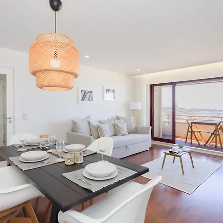 Liiiving In Matosinhos - Seaside Balcony Apartment *