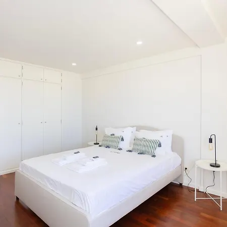 Liiiving In Matosinhos - Seaside Balcony Apartment Porto