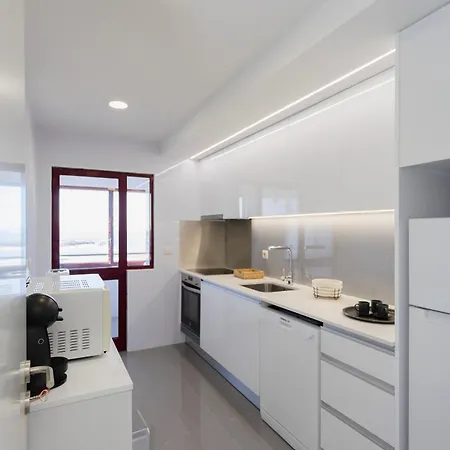 Liiiving In Matosinhos - Seaside Balcony Apartman Porto